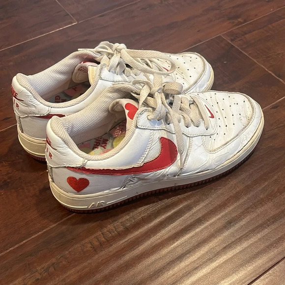Nike sneakers size 8 Air Force 1 low Valentine 💌 - Picture 2 of 12